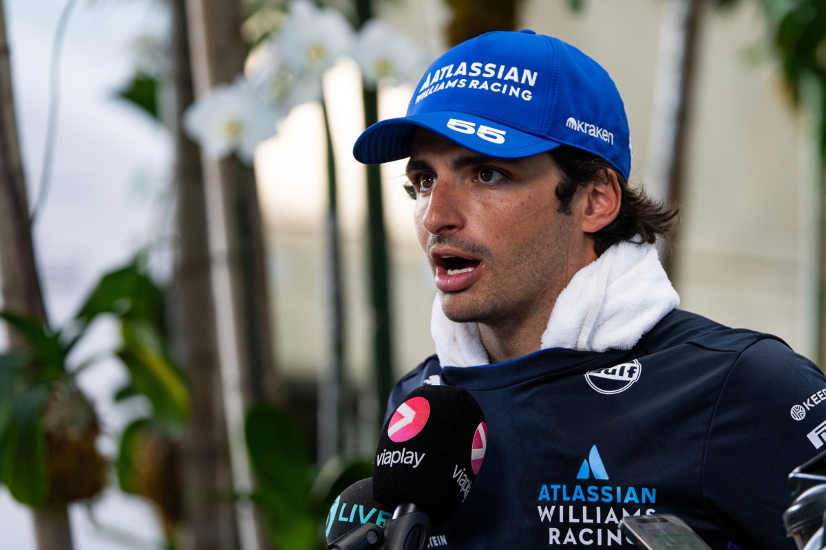 Sainz explota tras el GP de Miami Habíamos congelado las posiciones, pero Albon me pasó igual