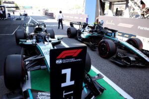 Toto Wolff toma una decisión definitiva sobre el fichaje de Max Verstappen por Mercedes para 2027 Mercedes mantendrá la alineación de pilotos de F1 para 2027, dice Toto Wolff