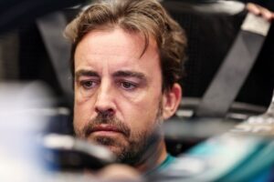 ¿Qué molesta a Fernando Alonso sobre las “actualizaciones ilimitadas” de los equipos rivales de F1? ¿Qué molesta a Fernando Alonso sobre las “actualizaciones ilimitadas” de los equipos rivales de F1?