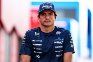 Humillación viral: La "Nota de la comunidad" en X que expuso a Carlos Sainz tras chocar a Piastri Carlos Sainz recibe una nota comunitaria en X después de la colisión de Oscar Piastri en el GP de Hungría