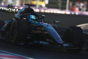 Pesadilla en la largada: El fallo de software en el motor Mercedes que arruinó la carrera de George Russell Cómo un problema con el software del motor provocó el lento comienzo de George Russell en el GP de Hungría
