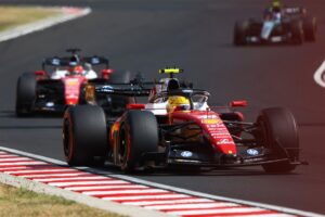 0,1 km/h de diferencia: El insólito error de Lewis Hamilton que desató la furia en Ferrari El error que provocó la sanción a Lewis Hamilton en el GP de Hungría